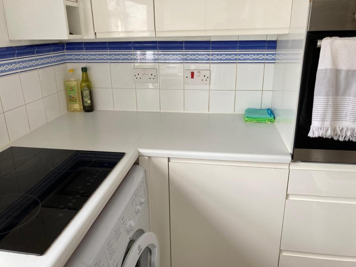 Comfortable Room With Private Balcony And Shared House London Luaran gambar