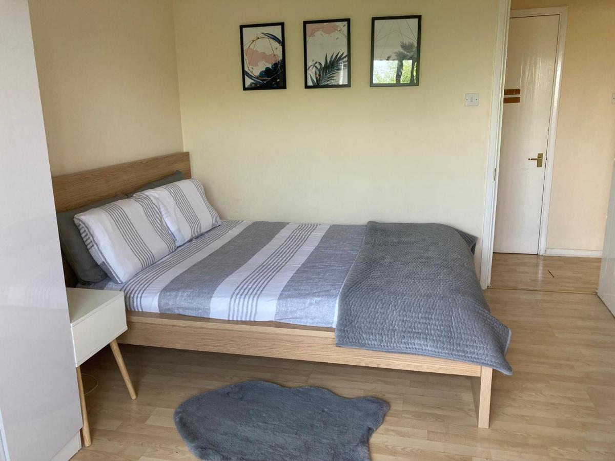 Comfortable Room With Private Balcony And Shared House London Luaran gambar