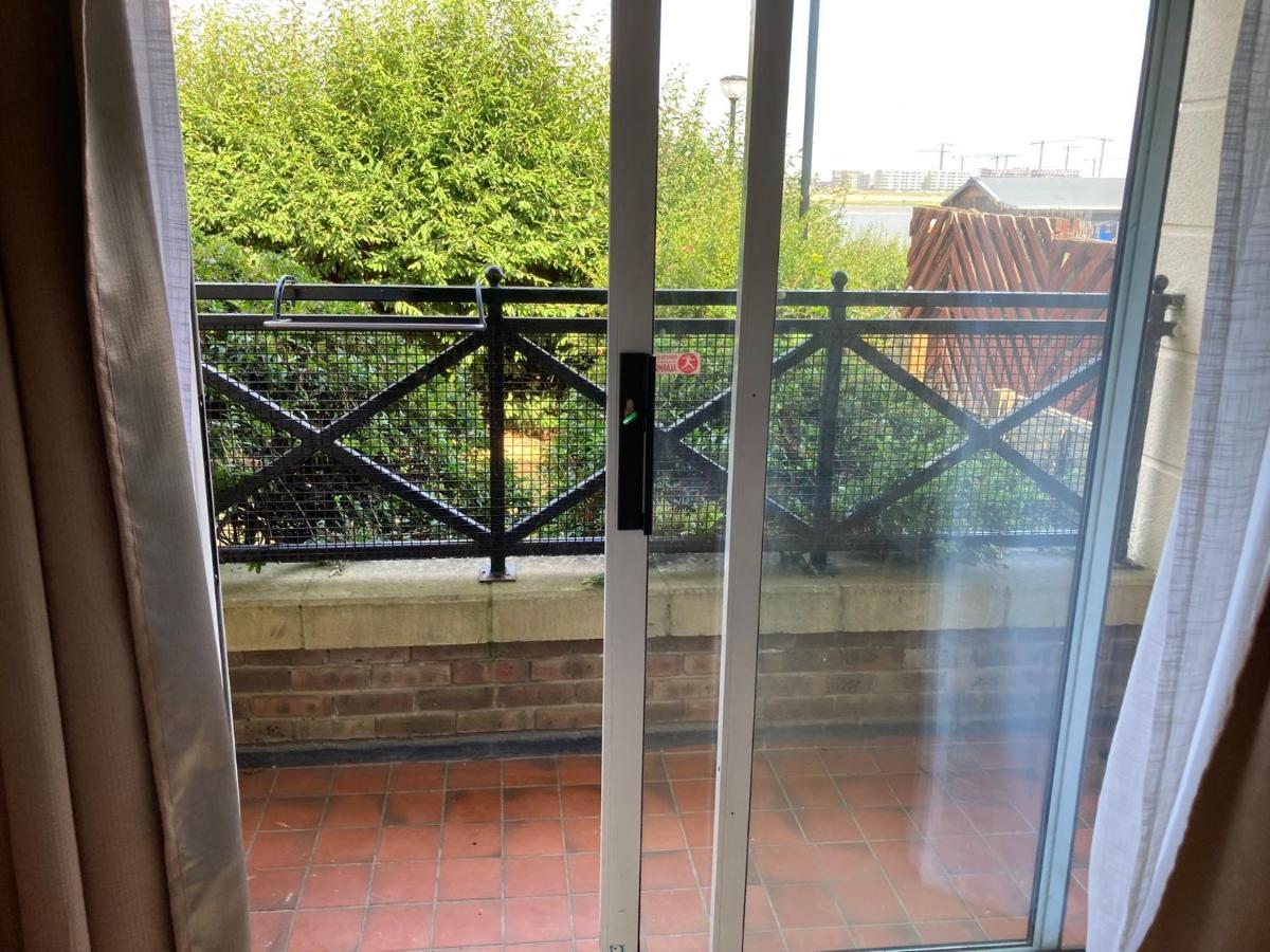 Comfortable Room With Private Balcony And Shared House London Luaran gambar