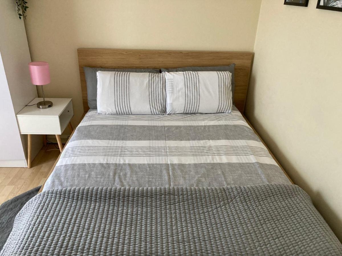 Comfortable Room With Private Balcony And Shared House London Luaran gambar